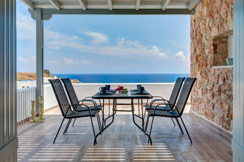 Desiterra Resort Suites & Villas Karterádosz Kültér fotó